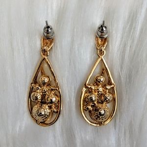 Vintage Jewelry - Pavé Sculpted Teardrop Earrings Vintage Jewelry - Pavé Sculpted Teardrop Earrings